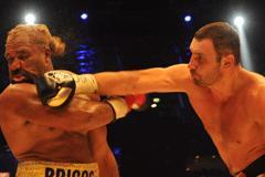 ​Виталий Кличко защитил титул WBC в бою с Бриггсом