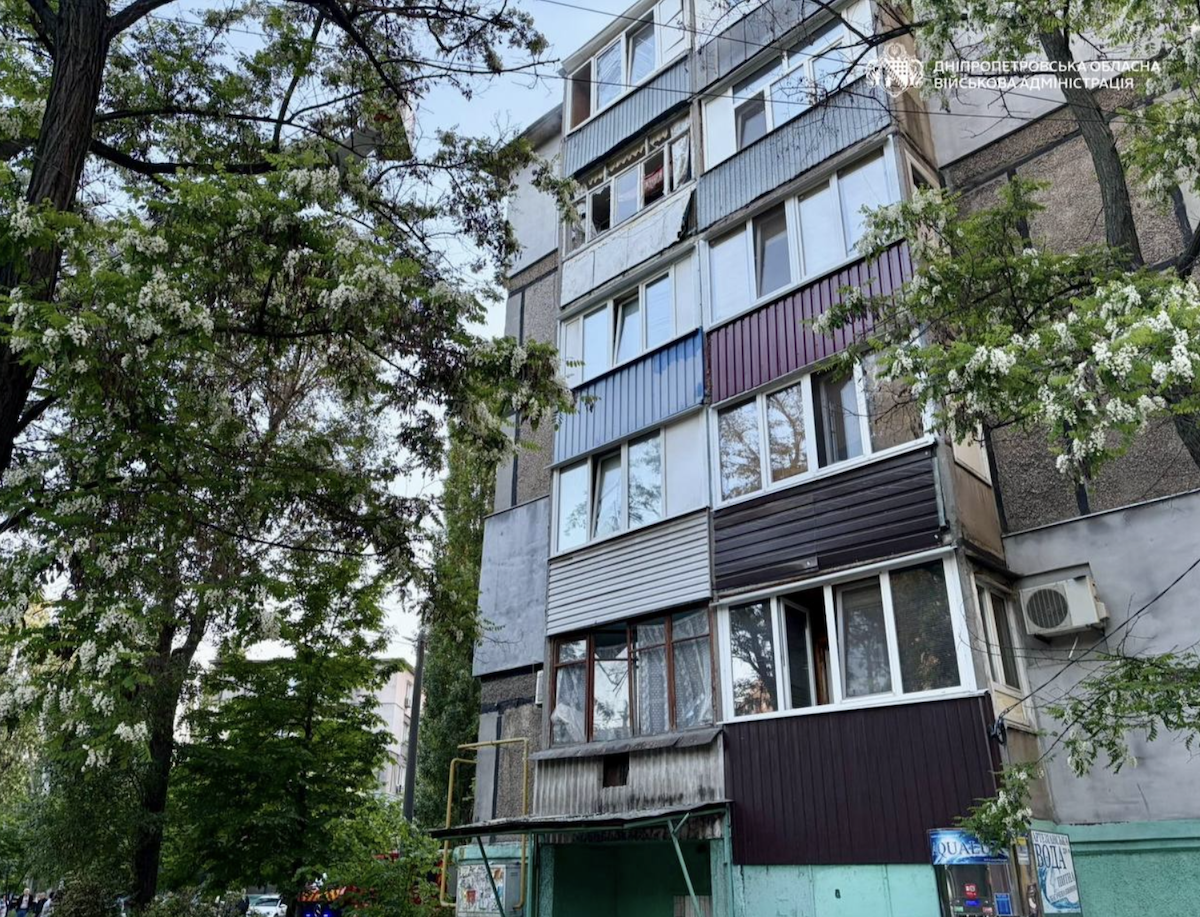 Наслідки атаки на Дніпро: в кількох будинках пошкоджені вікна 