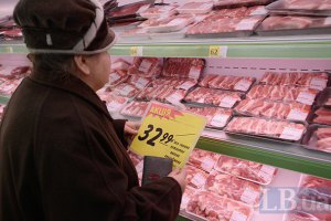 АМКУ в феврале решит, как наказать супермаркеты за сговор