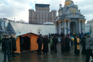 На Майдане Независимости установили полевой храм