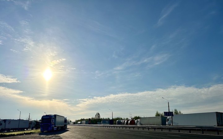 На кордоні з Польщею утворилися черги з понад 2,5 тисяч вантажівок
