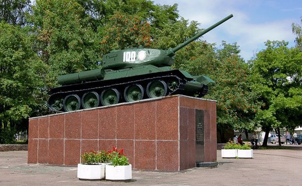 Памятник танкистам в Овруче