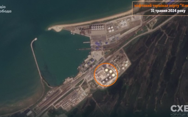 З’явилися супутникові знімки ураженої українськими ракетами «Нептун» нафтобази РФ у порту «Кавказ»