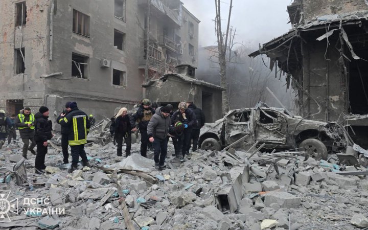 Головне за четвер, 2 січня 2026 року: ракетний удар по Харкову, нові очільники Офісу Президента і ГУР, понад 100 боєзіткнень 