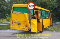 В Киеве грузовик въехал в маршрутку, есть пострадавшие