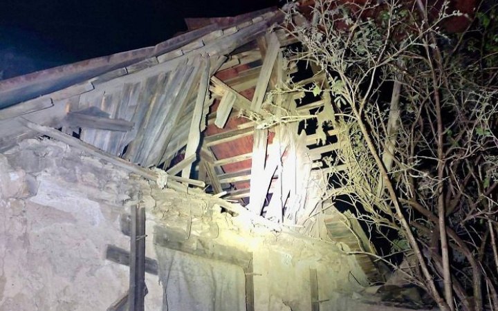 Уночі окупанти вдарили по Нікопольському району Дніпропетровщини “градами” і важкою артилерією