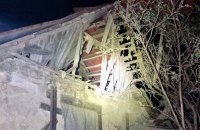 Уночі окупанти вдарили по Нікопольському району Дніпропетровщини “градами” і важкою артилерією