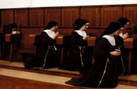 В Великобритании все больше молодых девушек уходит в монахини