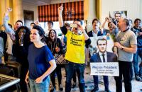 Прихильники Макрона отримали більшість мандатів на виборах у Франції