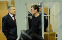 Адвокат Луценка хоче викликати Тимошенко до суду