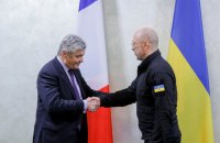 Шмигаль: Франція передасть Україні 150 генераторів 