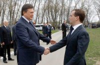 Янукович пожелал Медведеву крепкого здоровья и благополучия