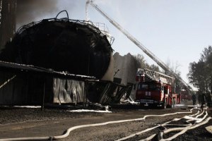 ГосЧС: Пожар на нефтебазе под Киевом полностью потушен