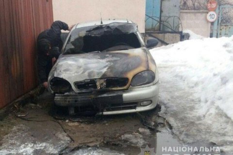 У Полтаві за ніч підпалили шість автомобілів