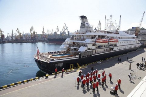 У порт Одеси вперше за два роки зайшов круїзний лайнер 