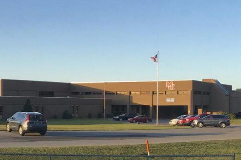 15-летний подросток застрелил двух человек и ранил еще 14 в американской школе