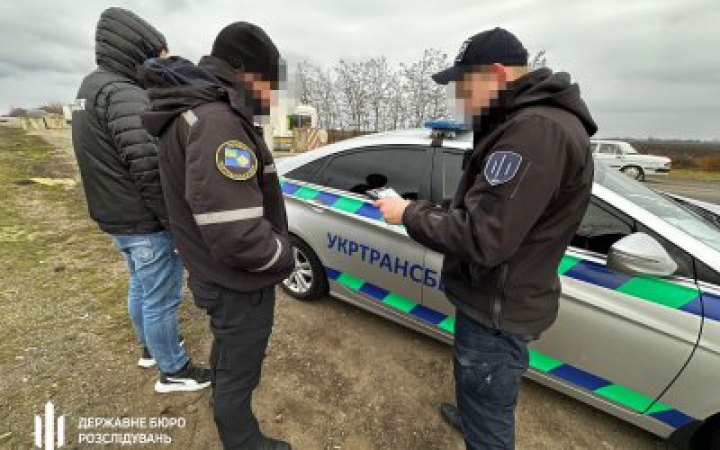 ​На Миколаївщині керівника Укртрансбезпеки викрили на поборах із перевізників
