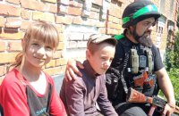 З найбільш небезпечних населених пунктів Харківщини евакуювали родини з дітьми
