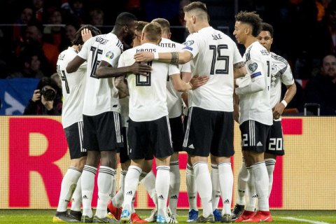 В матче отбора Евро-2020 принципиальные соперники – сборные Голландии и Германии закрутили лихую интригу (обновлено)