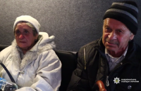 "Білі янголи" евакуювали подружжя, яке вийшло з фронтового Торського