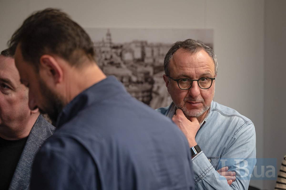 Олександр Соколовський , український підприємець, засновник торговельно-виробничого об'єднання «Текстиль-Контакт» (праворуч)