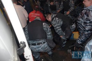 Вчера на Евромайдане "беркутовцы" избили трех нардепов "Батькивщины"