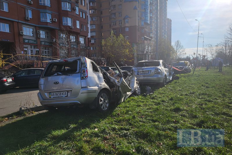 Наслідки обстрілу Святошинського району Києва