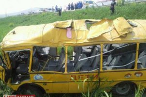 В России в ДТП со школьным автобусом погибли дети 