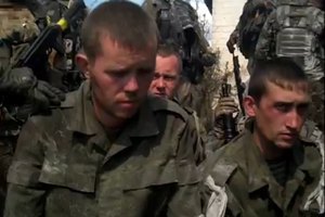 СБУ показала летнее видео с взятыми в плен российскими военными