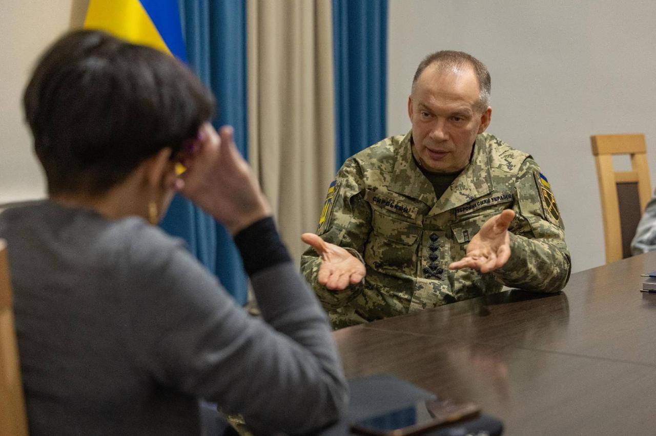 Головнокомандувач Збройних сил України Олександр Сирський і шеф-редактор <i>LB.ua</i> Cоня Кошкіна