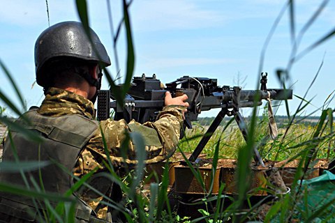 Оккупанты 13 раз нарушили режим тишины на Донбассе, ранены двое украинских военных 