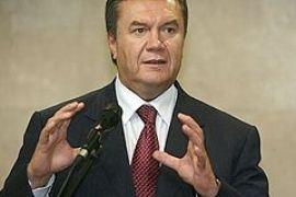 Янукович объяснил, что кое-что успел вовремя продать