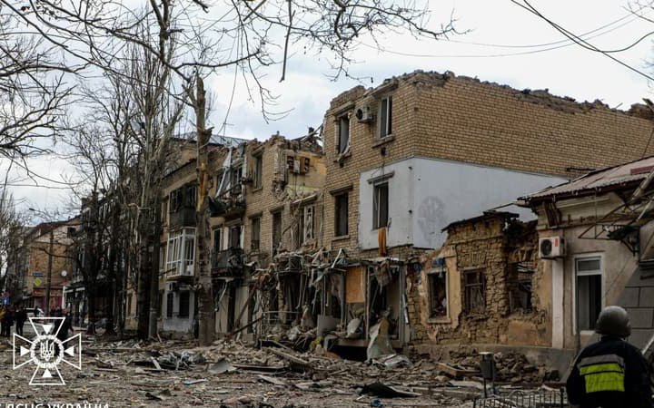 Франція почала розслідування загибелі волонтерів у Бериславі через атаку рф