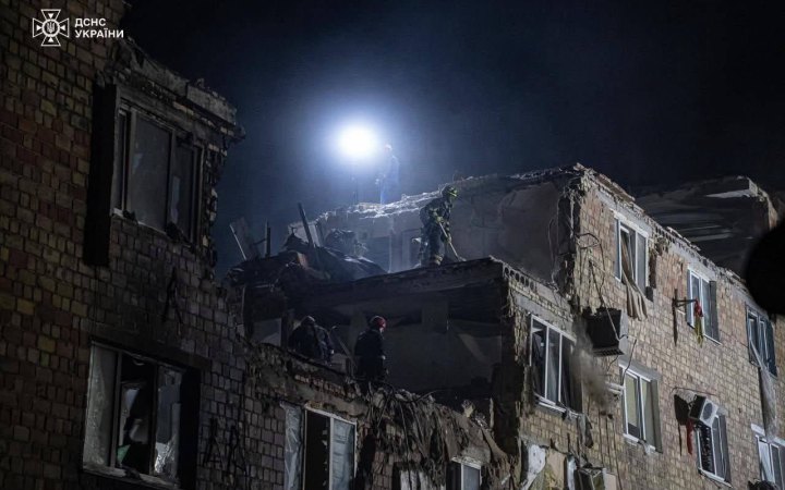 У Києві продовжують ліквідовувати наслідки вчорашньої атаки