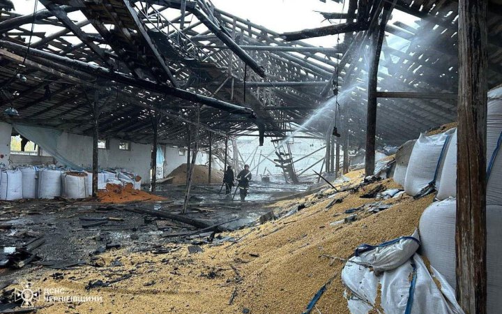 На Чернігівщині росіяни пошкодили елеватор, де зберігалося зерно