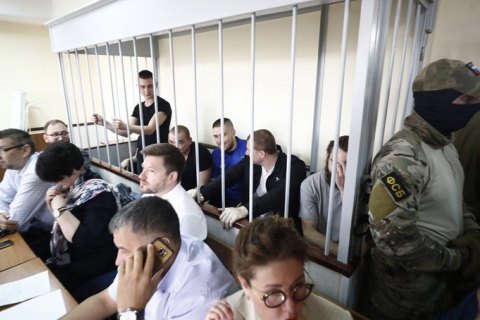 ЗМІ повідомили про повернення до Києва захоплених Росією полонених українських моряків