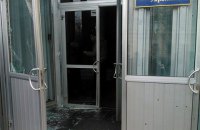 В здании комитетов Рады разбили стеклянные двери