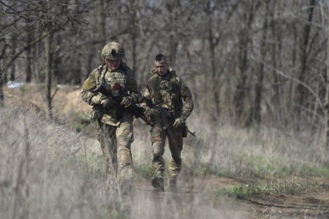 Окупанти 11 разів обстріляли позиції українських військ на Донбасі