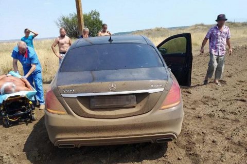 На трасі Одеса-Київ автомобіль насмерть збив торговця кавунами і покупця