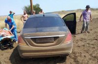 ​На трассе Одесса-Киев автомобиль насмерть сбил торговца арбузами и покупательницу 
