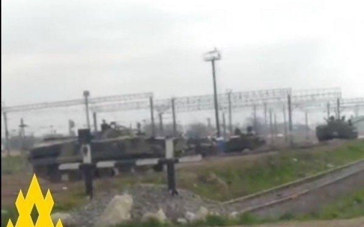 Росія перекинула в окупований Крим танковий батальйон, — "АТЕШ"