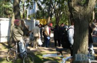 Одесситы вышли на пикник-протест против стройки в парке
