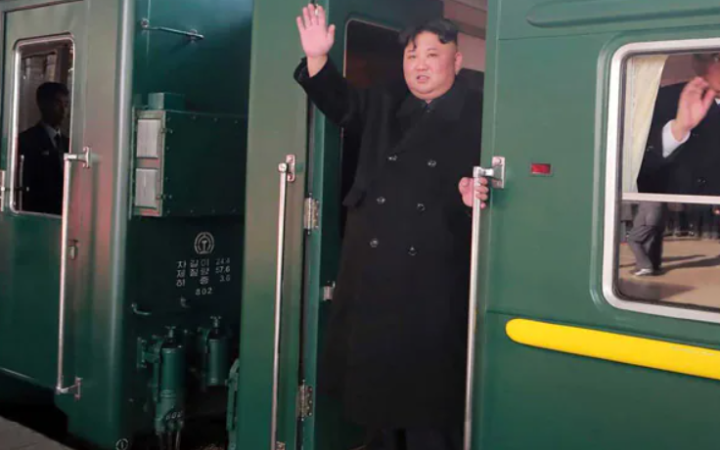 Лідер Північної Кореї поїхав на бронепоїзді до Путіна у Владивосток
