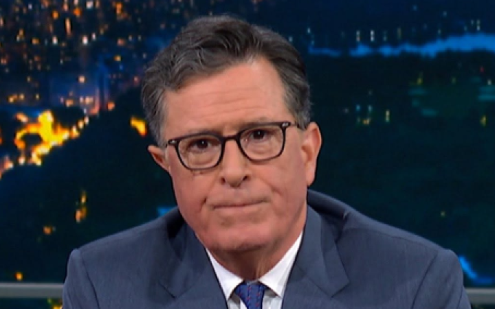 CBS закриє популярну програму зі Стівеном Колбером, який критикував телеканал за виплату Трампу $16 млн