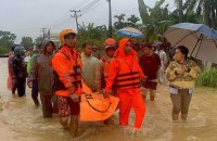Кількість загиблих від повеней в Індонезії зросла до 442 осіб