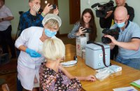 Депутатов Ивано-Франковского горсовета вакцинировали среди сессии