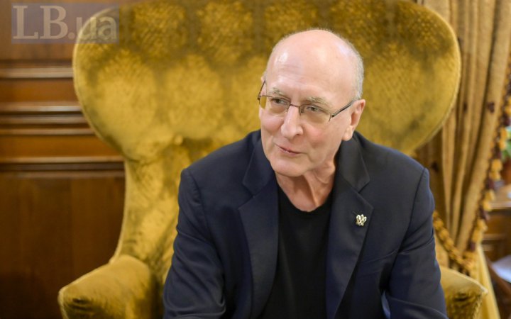 Директор Метрополітан-опера Пітер Ґелб : ”Я не хочу мати культурні зв’язки з убивцями. Тому я повністю припинив таку співпрацю” 