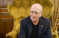 Директор Метрополітан-опера Пітер Ґелб : ”Я не хочу мати культурні зв’язки з убивцями. Тому я повністю припинив таку співпрацю”