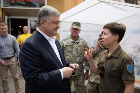 Порошенко: нужно не допустить удара в спину украинским воинам