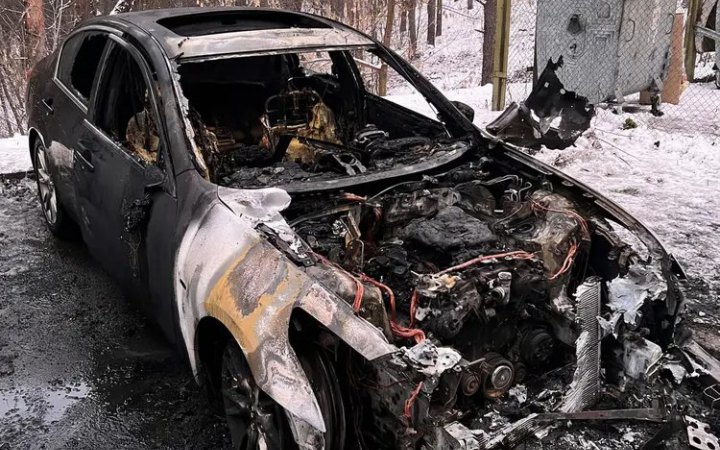 Голові фракції "Голос" у міськраді Українки спалили авто